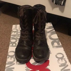 Combat boots